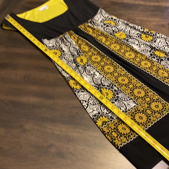 London Time Dress - Picture 7 of 10